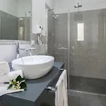 Hotel Pharos 2*