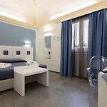 Pharos Hotel 2*
