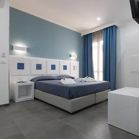 Pharos サン・ヴィート・ロ・カーポ