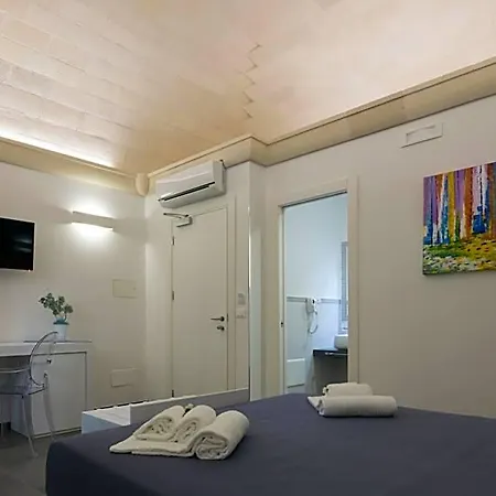 Pharos Hotel 2*