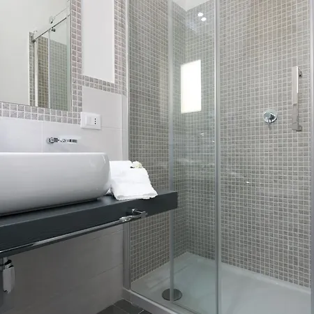 Pharos Hotel 2*