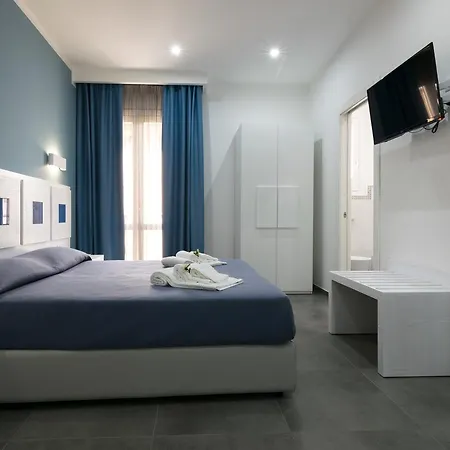 Hotel Pharos