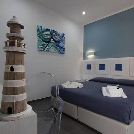 Hotel Pharos 2*