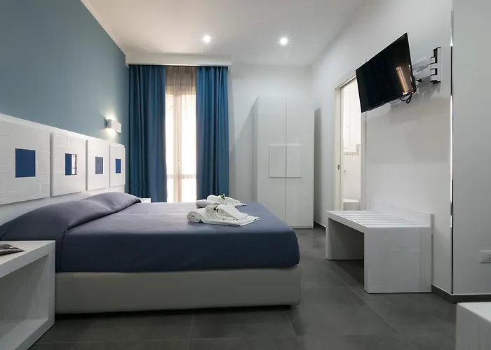 Hotel Pharos