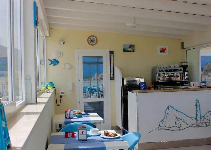 Pharos Hotel 2*